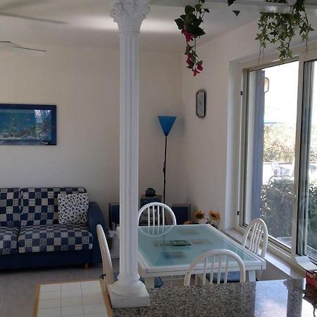 La Marina Gardens Beach Скаурі Екстер'єр фото